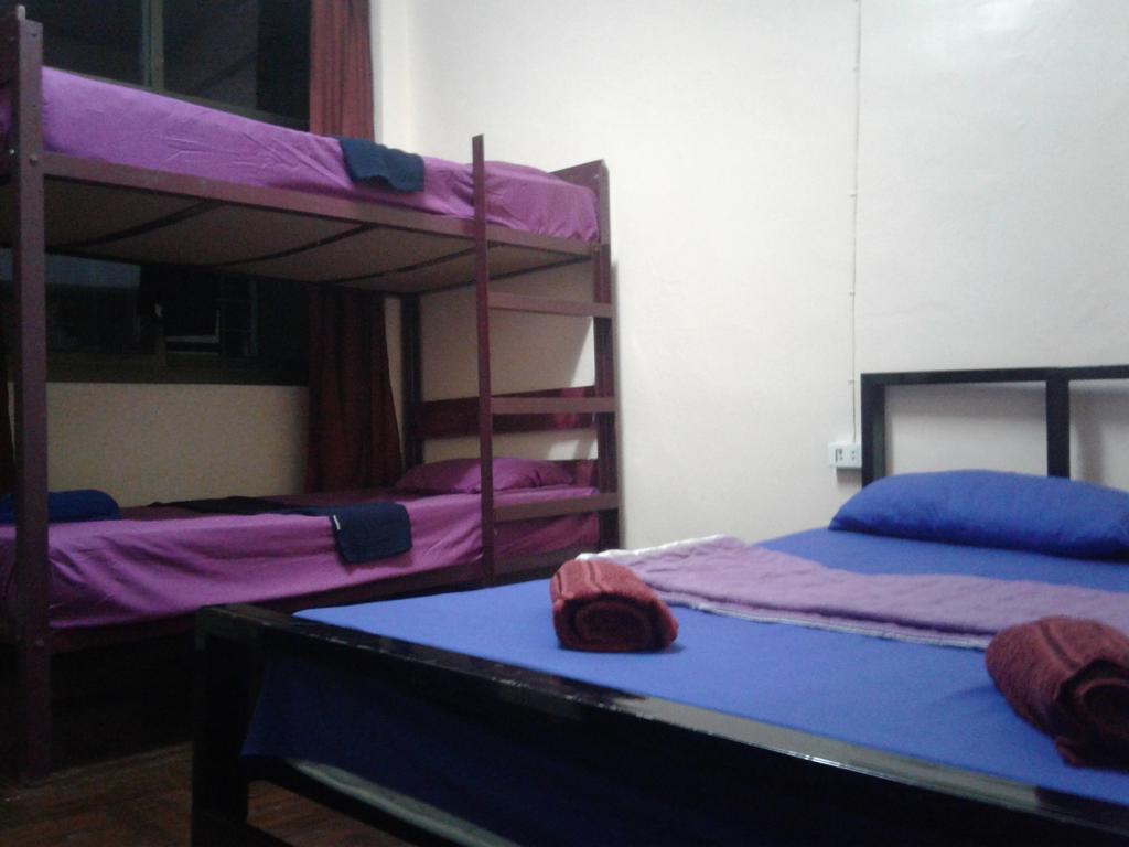 בנגקוק Yaya Guesthouse מראה חיצוני תמונה