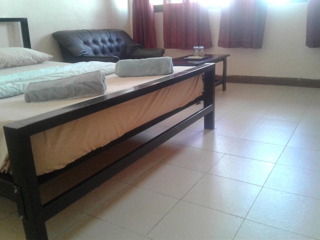 בנגקוק Yaya Guesthouse מראה חיצוני תמונה