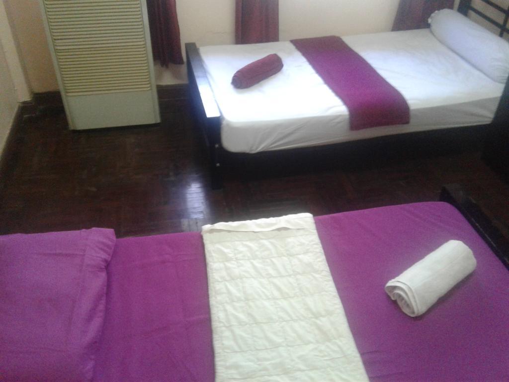 בנגקוק Yaya Guesthouse מראה חיצוני תמונה