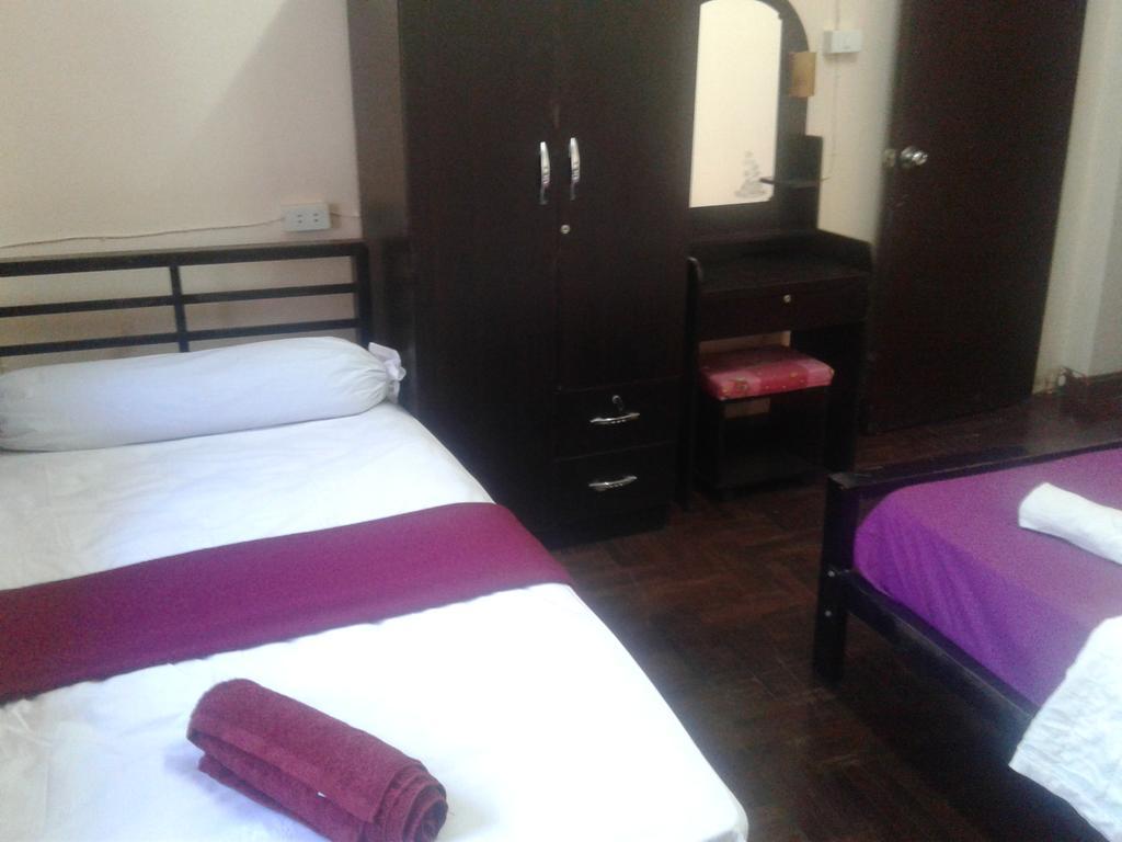 בנגקוק Yaya Guesthouse מראה חיצוני תמונה