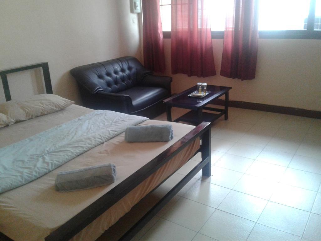 בנגקוק Yaya Guesthouse מראה חיצוני תמונה