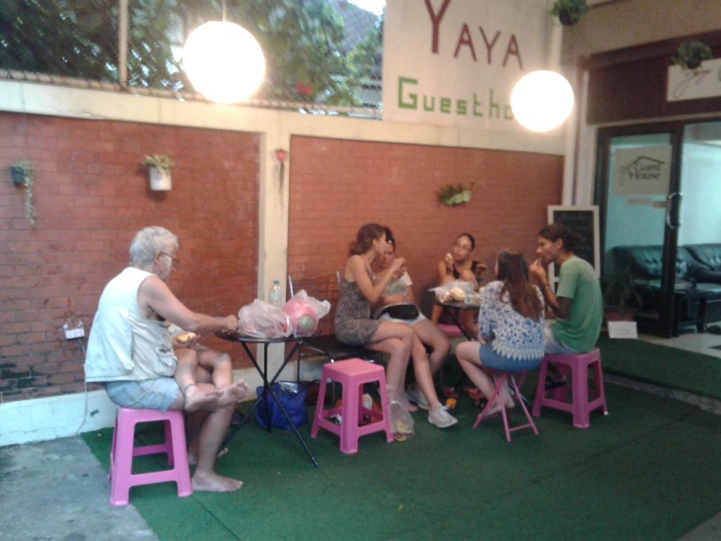 בנגקוק Yaya Guesthouse מראה חיצוני תמונה