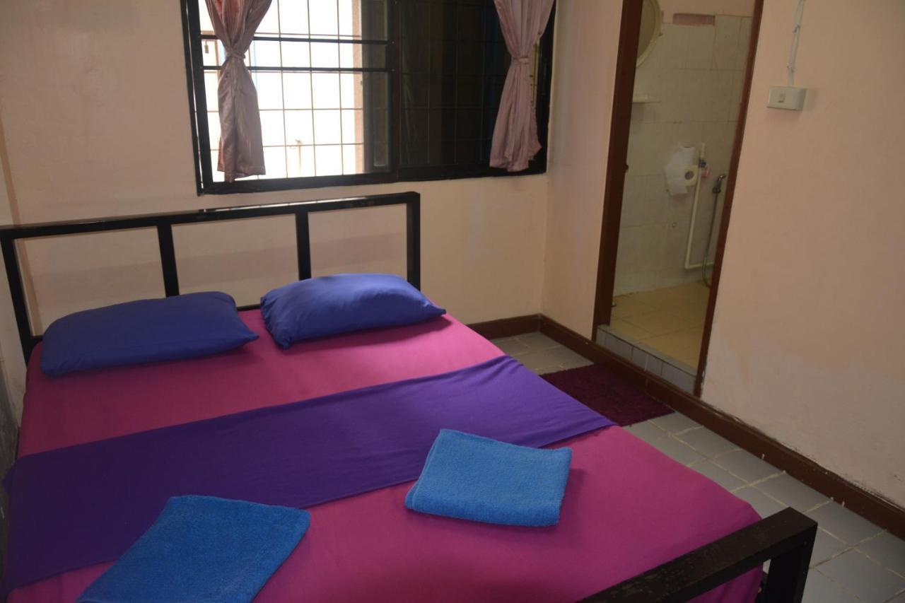 בנגקוק Yaya Guesthouse מראה חיצוני תמונה