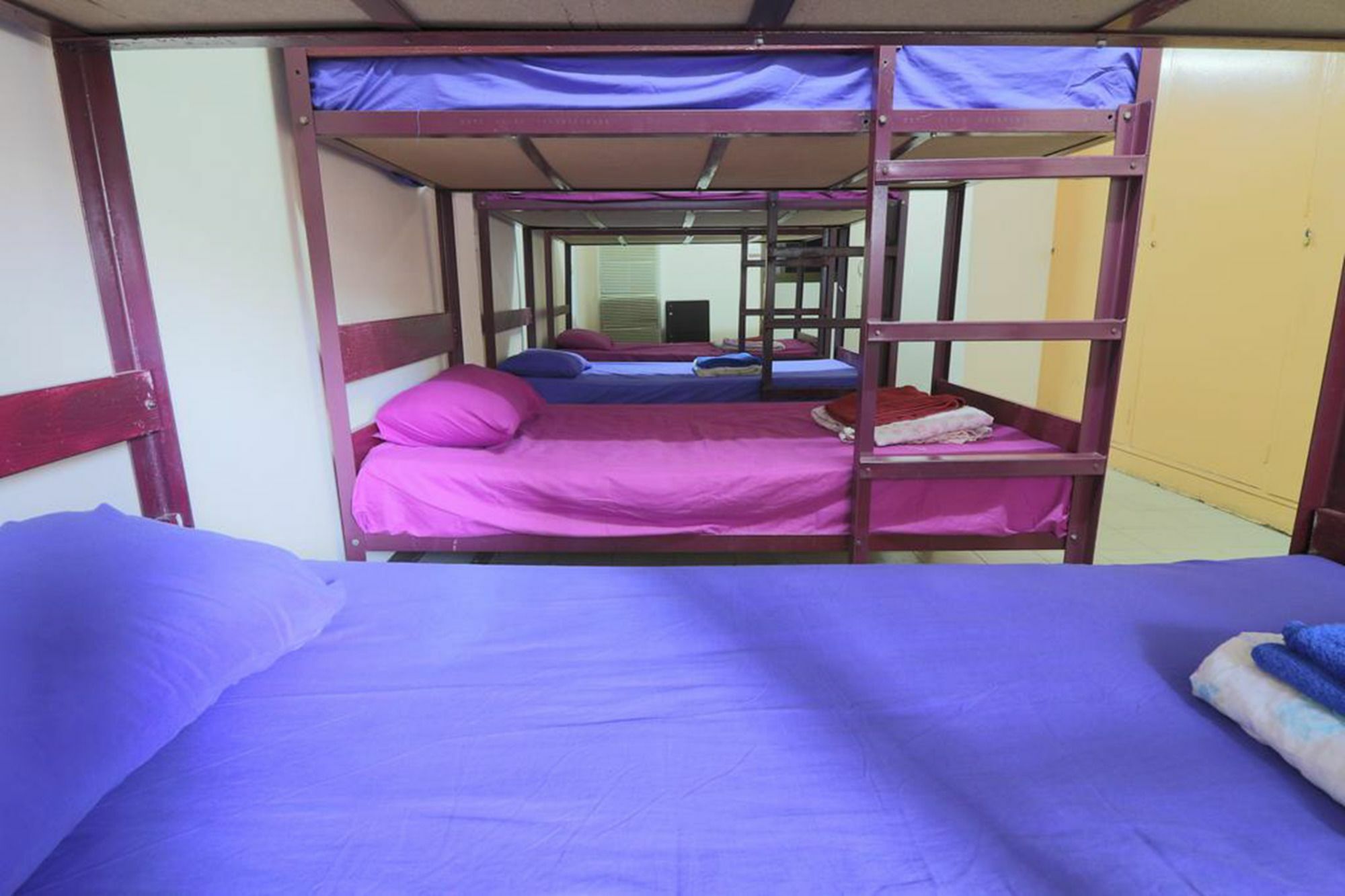 בנגקוק Yaya Guesthouse מראה חיצוני תמונה