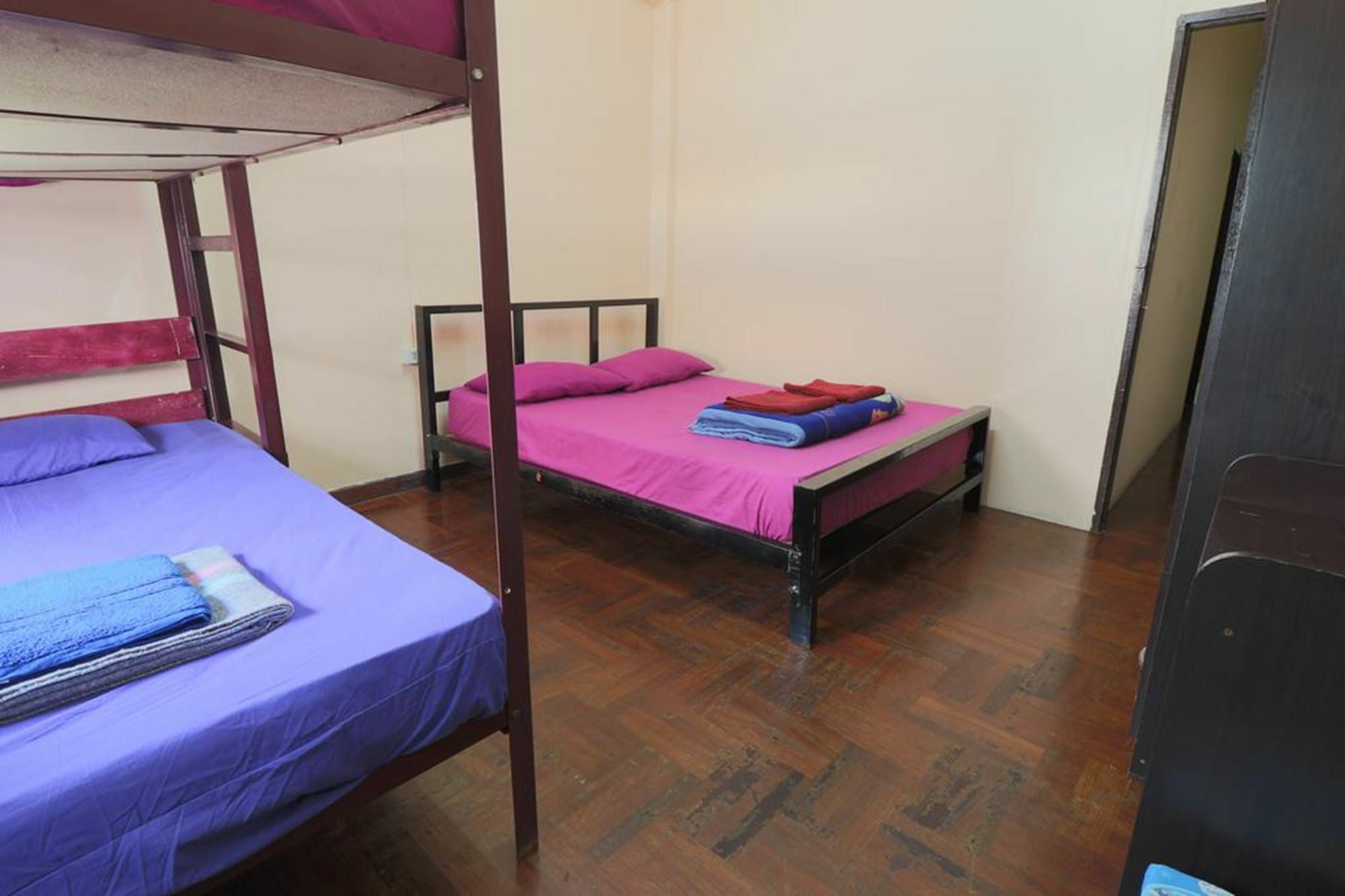 בנגקוק Yaya Guesthouse מראה חיצוני תמונה