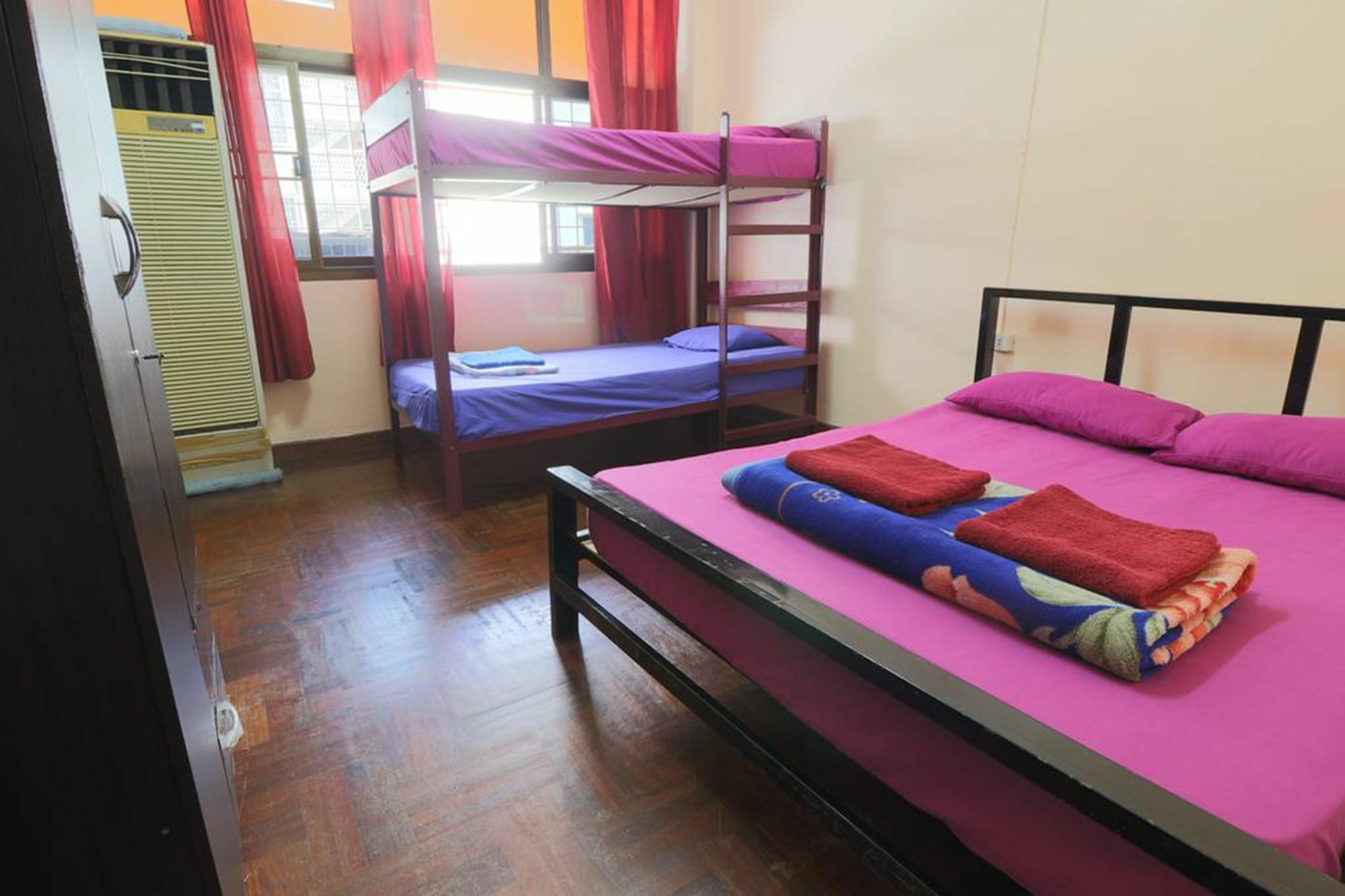 בנגקוק Yaya Guesthouse מראה חיצוני תמונה
