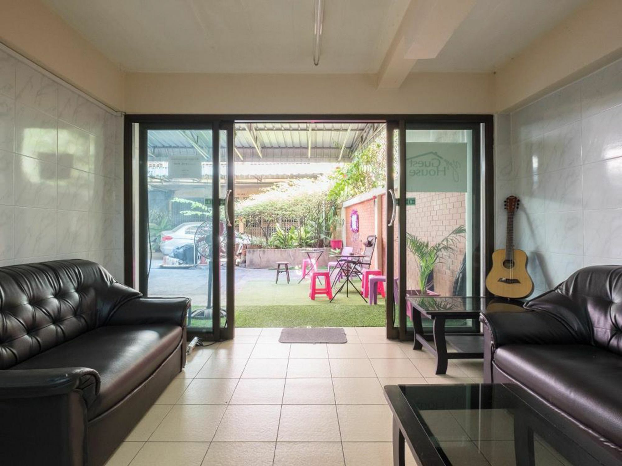 בנגקוק Yaya Guesthouse מראה חיצוני תמונה