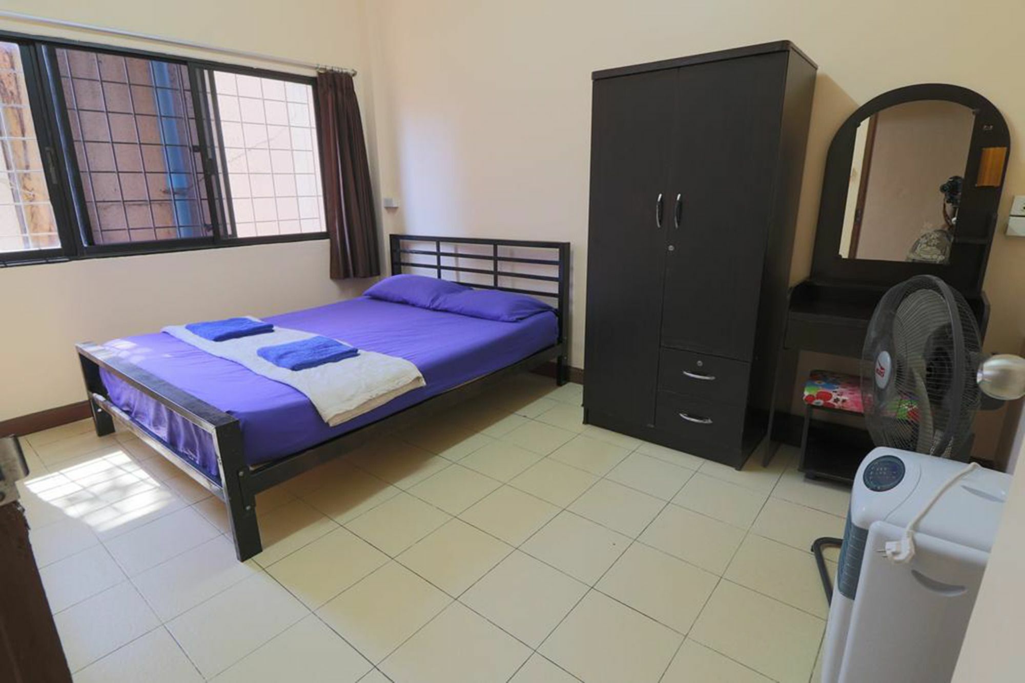 בנגקוק Yaya Guesthouse מראה חיצוני תמונה