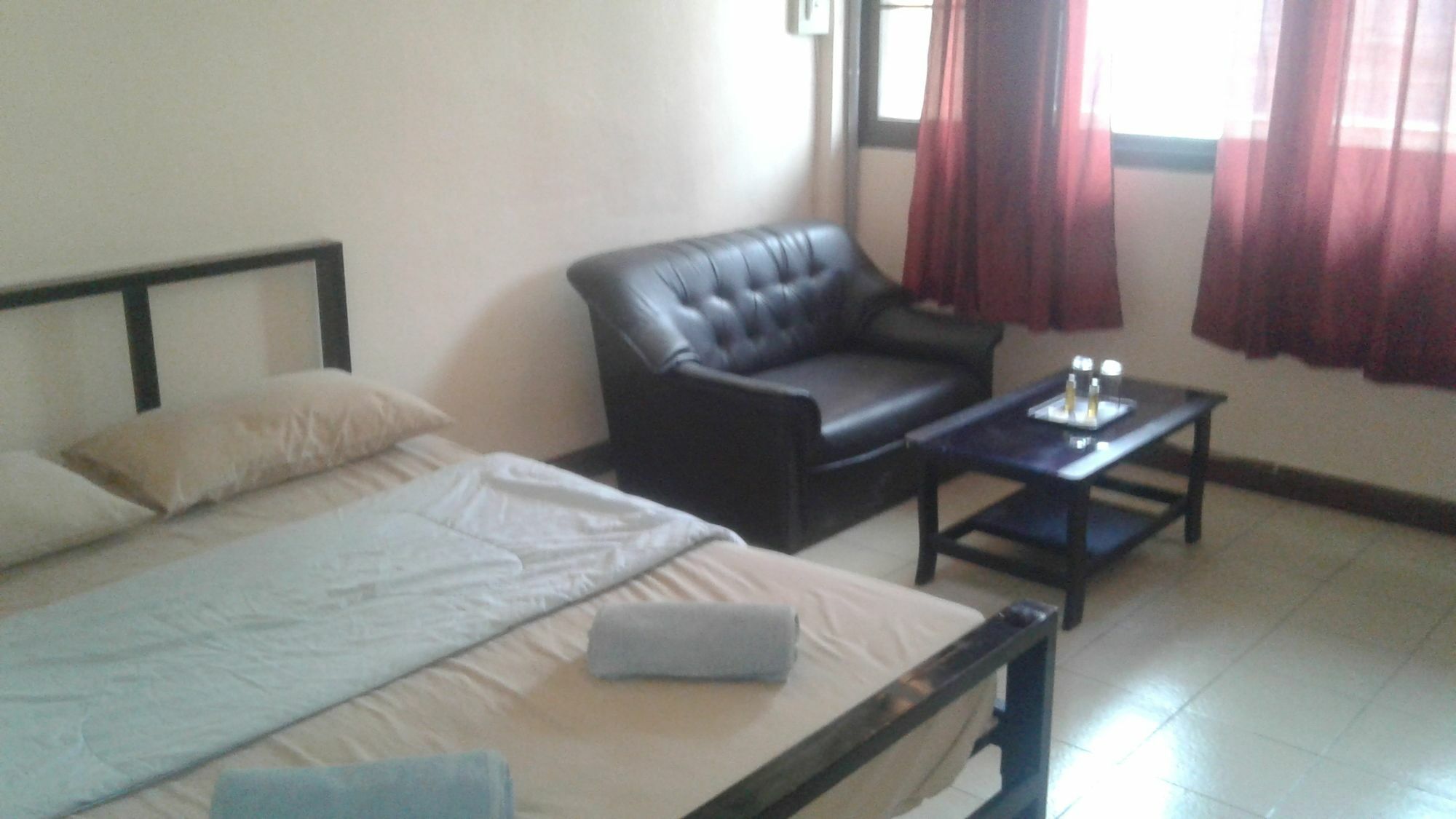 בנגקוק Yaya Guesthouse מראה חיצוני תמונה